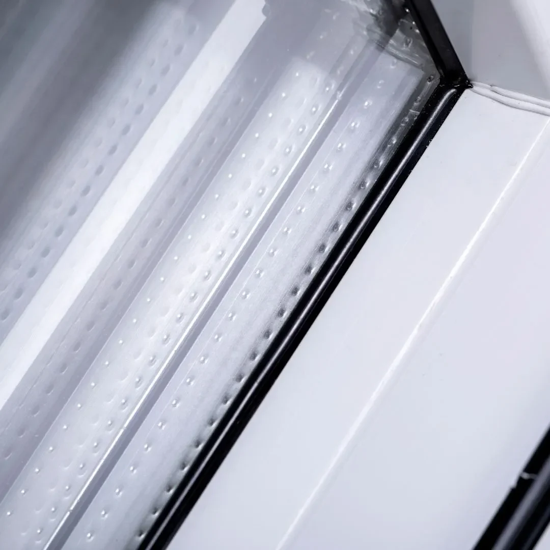 Miroitier Aubervilliers – Pose vitrine commerce Artisan miroitier pour commerce ou chantier à Aubervilliers. Vitre sécurisée, expertise bâtiment.